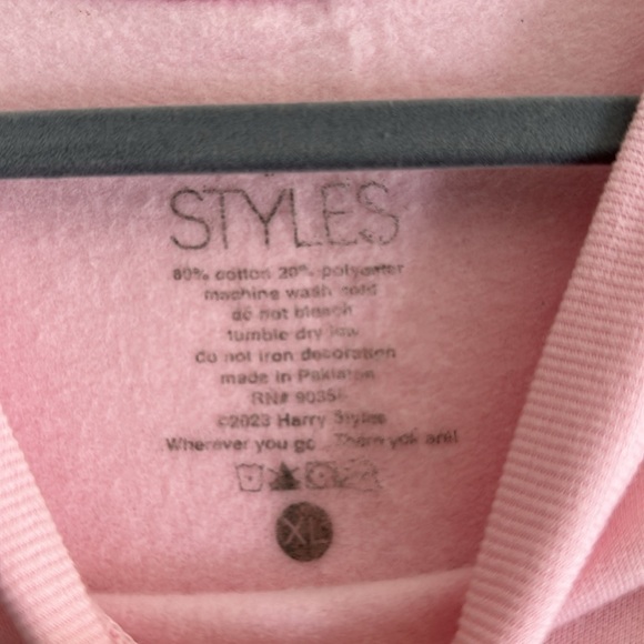 Harry Styles 2023 LOVE ON TOUR pink soup crewneck - Picture 2 of 2